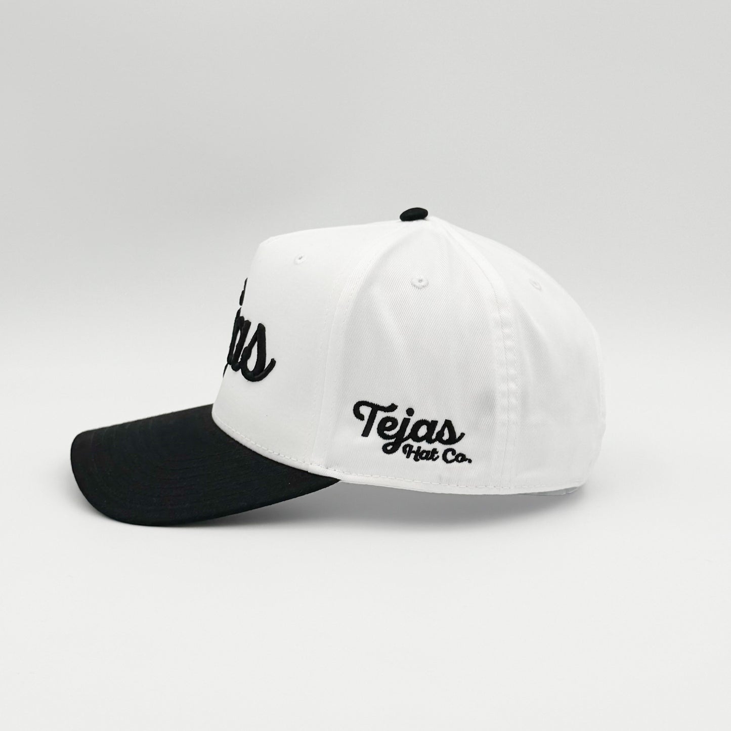 “San Manuel” White/Black
